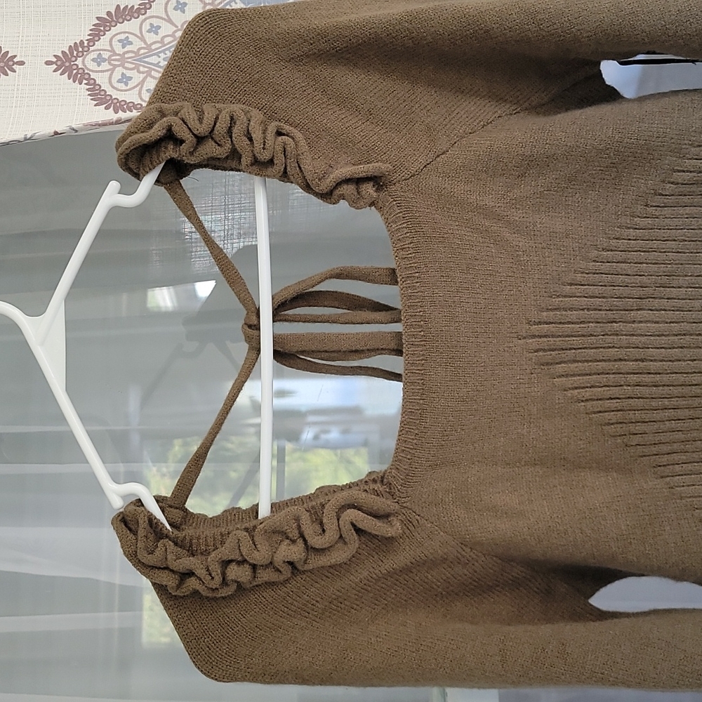 Cliché Square Neck Sweater